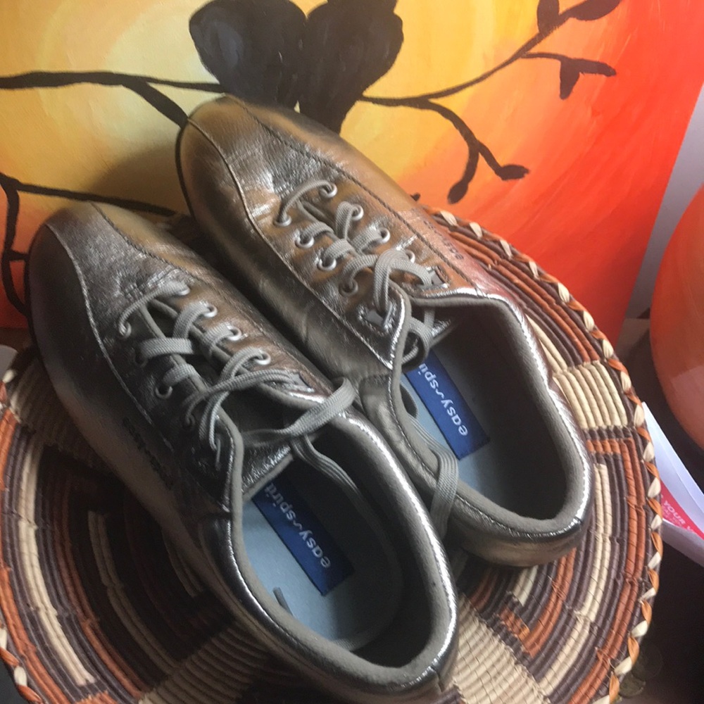 Easy Spirit Bronze leather casual shoe 11M